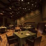 MIRAIE Dining - 隈研吾氏がデザインした、上質で落ち着きに満ちたスタイリッシュモダンな空間