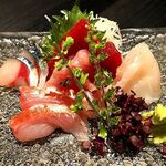 魚･食･笑 ちょうど - さすがのお刺身、蕩けます❤