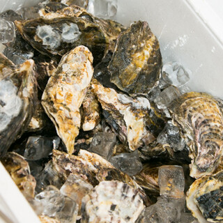 鮮度・安全面に徹底的にこだわったかき。生or蒸しでどうぞ！