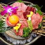 Niku Izakaya Kokoro Jin - 豪華！牛盛り合わせ（ハネシタ・炙り刺し・ユッケ・タン刺し・ハツ刺し）