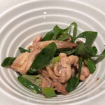 丿貫 - 丿貫(鶏せせりと青葱の黒七味和え)