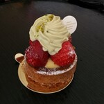 パティスリー ロタンティック - 季節限定のタルトフレーズ＠600円