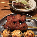 はじめ商店 - 白レバー美味しい。ウズラは殻ごと！