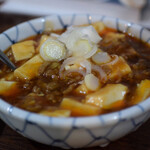 朝めし酒場 ナニコレ食堂 - 隣の方が頼んだから、ついでに麻婆豆腐