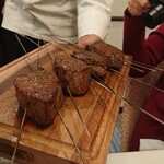 神戸牛炉釜炭焼ステーキ銀座一宮 - 肉