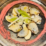 スペインクラブ 茅ヶ崎 - 炙りタコのカルパッチョ　紅芯大根のソース