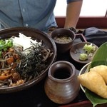 長助 - なめこそば（大盛）いなりを追加