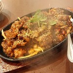 食べ放題 本格中華居酒屋 東順永 - 牛肉とクミンと山椒鉄板炒め 980円