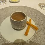 シェ・イノ - 温度卵・牛蒡ピューレ