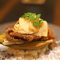 4000 Chinese Restaurant - 佐賀牛A５のサーロインをガーリックソースで、鹿児島県産の早掘り筍と一緒に