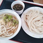 いきいきうどん - かけうどん小250円とざるうどん小300円