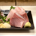 駅前酒場 - 〈2020年03月再訪・5回目〉桜鰤刺・450円