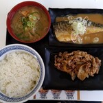 Yoshinoya - 牛皿・鯖みそ定食(ご飯大盛)※とん汁変更