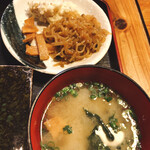 Toukiya - 惣菜とみそ汁♪