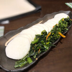 三酉屋 - 長芋スライスわさび菜添え