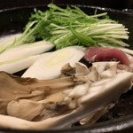 キッチン はる - かも鍋　前半戦は塩胡椒で焼いて楽しみます