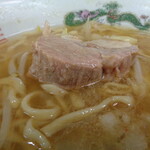 ラーメン二郎 - 厚みはまずまずで柔らかい(^^♪