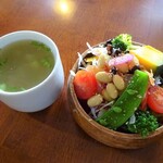 けや木 - スパゲッティ食べた日のスープとサラダ