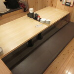 Sushi Izakaya Yataizushi - カウンター席・テーブル席・掘りごたつ席が有ります♪