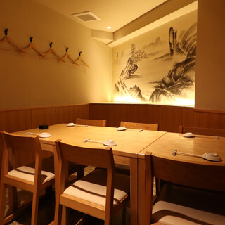 [Each floor has a variety of seats] Sushi restaurant that can be used to suit any occasion