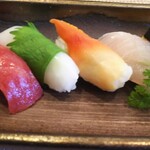 玄海鮨 - 梅にぎり 左サイド