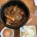 ラ・クレール - 鶏もも唐揚げとソーセージカレー（850円）