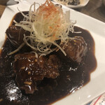 海鮮中華酒場 ドラゴン大飯店 - 肉々しい！黒酢豚