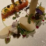 ロドラント ミノルナキジン - 桜鱒のマリネとロワール産アスパラ