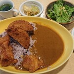 酔ってっ亭 - メンチカツ＆唐揚げカレー 850円 ＋ 温泉玉子 100円