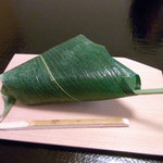 あさば - 部屋に通されるとまず水饅頭