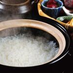 Snow storage, ice-temperature aging Sado Koshihikari rice cooked in a copper pot