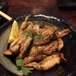 狼煙 - せせりの炭火焼き(飛ぶ)