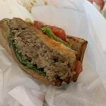 コウジ サンドイッチ - KOUJIの牛バラカレー