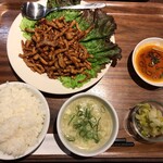 中国料理 喜祥 - 豚肉の京風味噌炒めと定食のセット