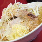 ラーメン二郎 - ラーメン小＋ニンニク多め