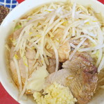 ラーメン二郎 - ラーメン小＋シビれ＋ニンニク多め