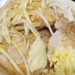 ラーメン二郎 - 豚