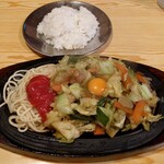 キッチン カロリー - ガチャ鉄板焼（630円）
