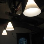 茶房 天井棧敷 - カウンターの照明