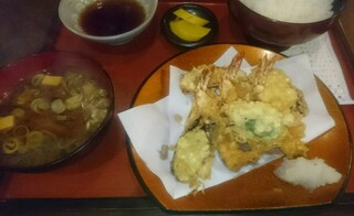 Kimi - 天ぷら盛合せ定食です。