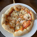 Baru Bokkone - 4種のチーズのピザ