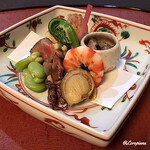 御料理 寺沢 - 一寸豆､蛍烏賊燻製､帆立稚貝酒粕漬､北上牛ﾛｰｽﾄﾋﾞｰﾌ､車海老旨煮､喜知次焼､ｺｺﾞﾐ､赤海鼠