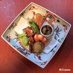 御料理 寺沢 - 一寸豆､蛍烏賊燻製､帆立稚貝酒粕漬､北上牛ﾛｰｽﾄﾋﾞｰﾌ､車海老旨煮､喜知次焼､ｺｺﾞﾐ､赤海鼠