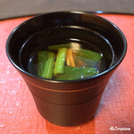 御料理 寺沢 - 青菜と茸の味噌汁