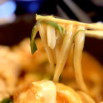 讃岐うどん 白庵 - ネギ絡みうどんリフト