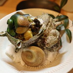 季節料理 よし野 - サザエつぼ焼き