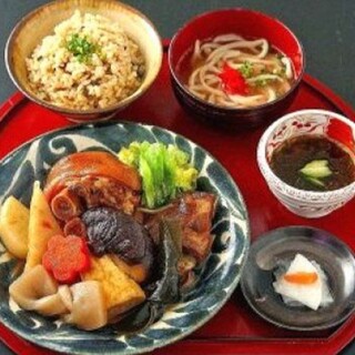 [Our pride] A wide range of Okinawan Local Cuisine