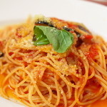 ナポリの下町食堂 - 揚げ茄子とモッツァレラチーズのトマトソース