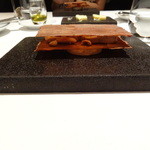 ハジメ - 6、フォアグラ。ジャガイモのプレートでサンドイッチ