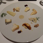 ハジメ - チーズ。お好みで取り分けていただく